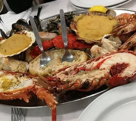 O Mucino, Entre El Mar Y El Tecla أغواردا